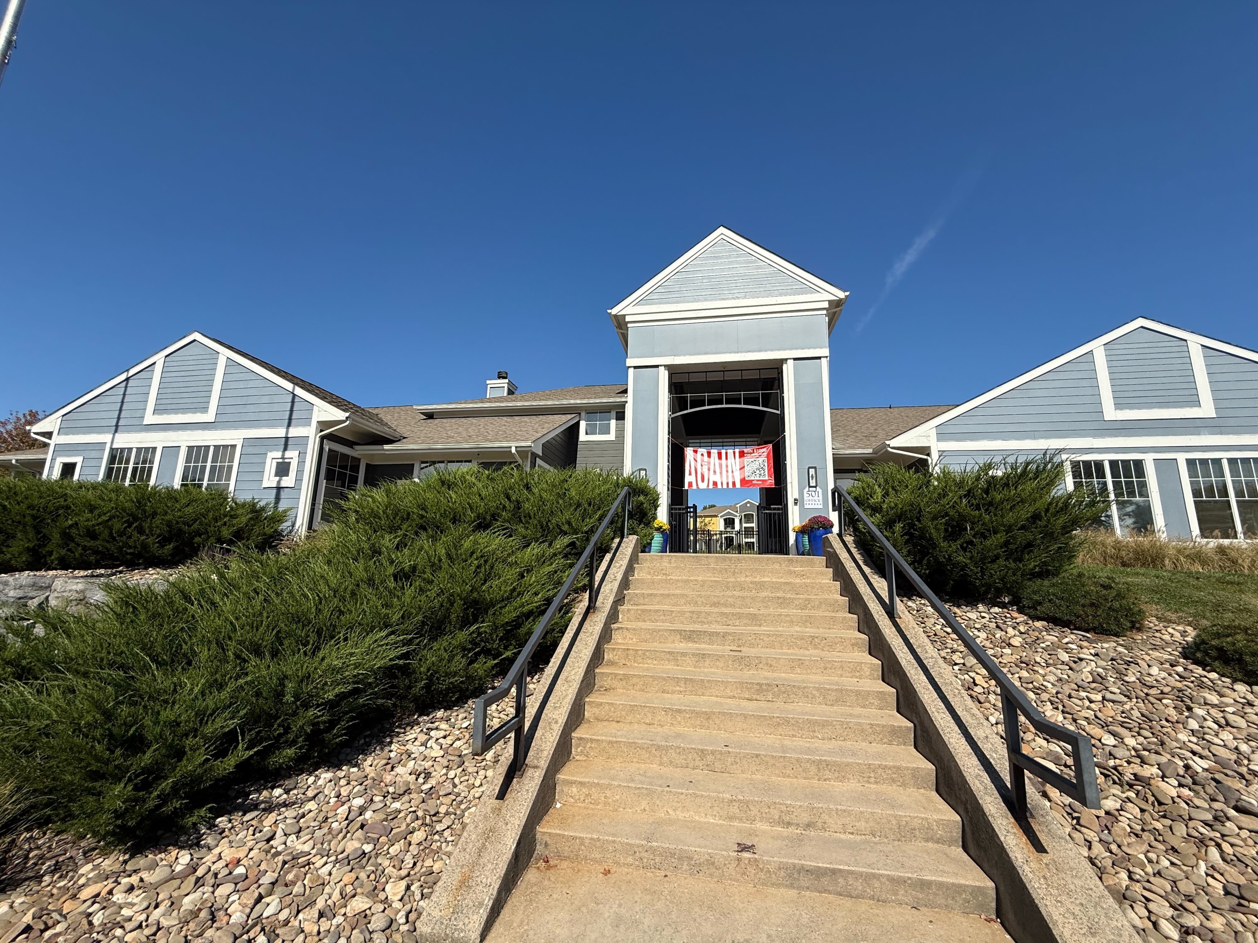 01-the-pointe-clubhouse